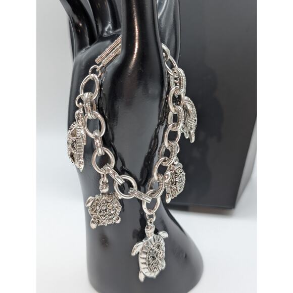 Chunky Silver Tone Marcasite Toggle Clasp Turtle Charm Bracelet - Picture 8 of 8